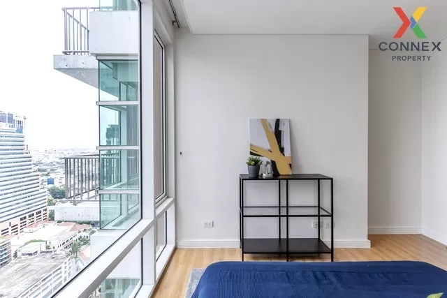 FOR RENT condo , Fullerton Sukhumvit , high floor , BTS-Ekkamai ,